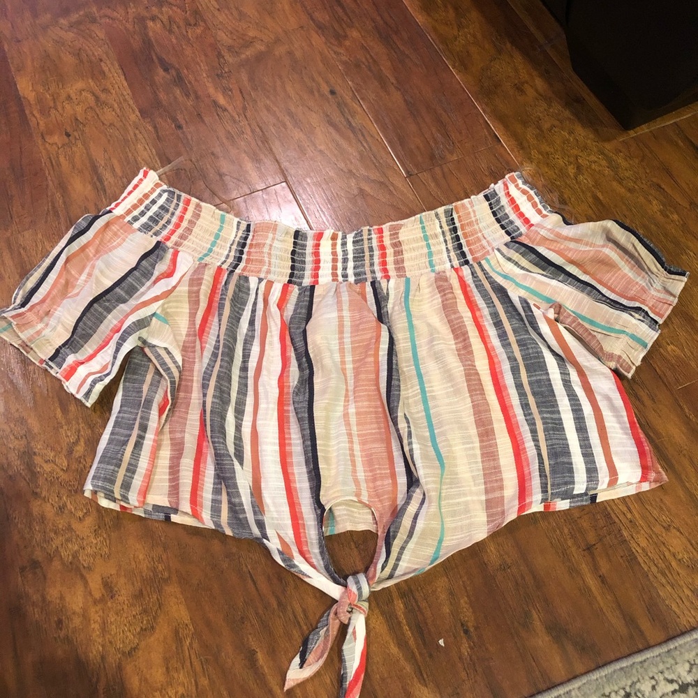 Super cute colorful top